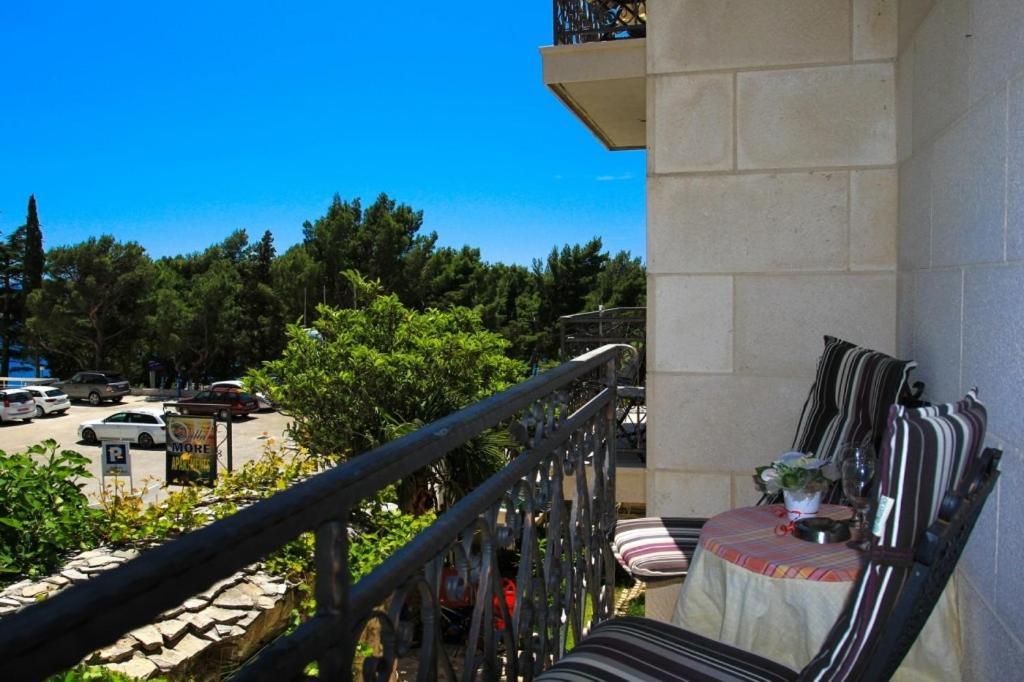Apartments By The Sea Makarska - 15200 Bagian luar foto