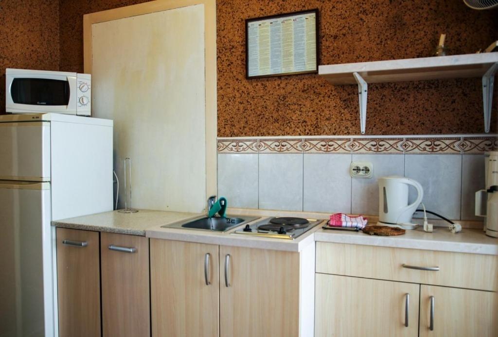 Apartments By The Sea Makarska - 15200 Bagian luar foto