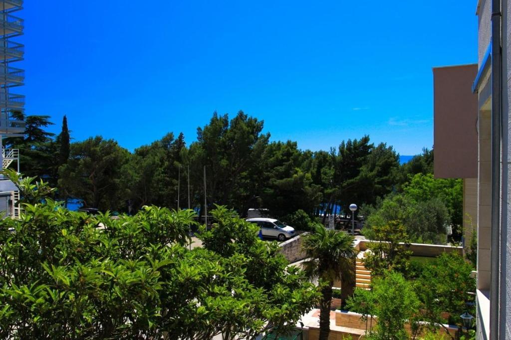 Apartments By The Sea Makarska - 15200 Bagian luar foto