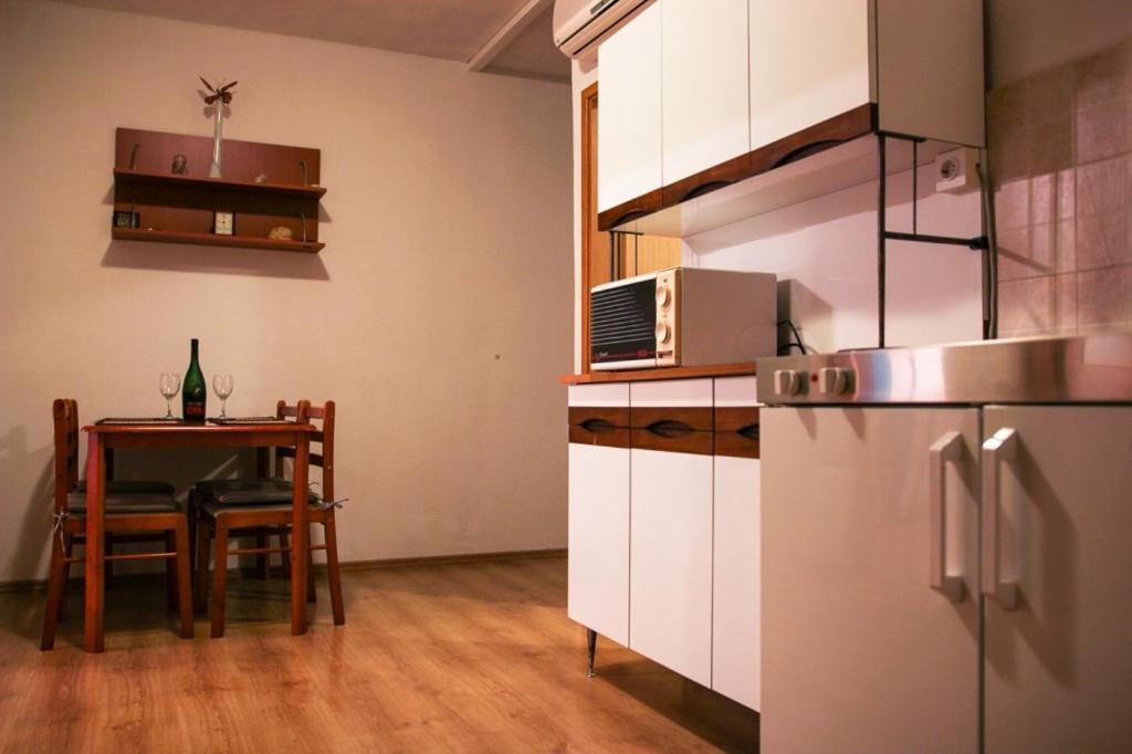Apartments By The Sea Makarska - 15200 Bagian luar foto