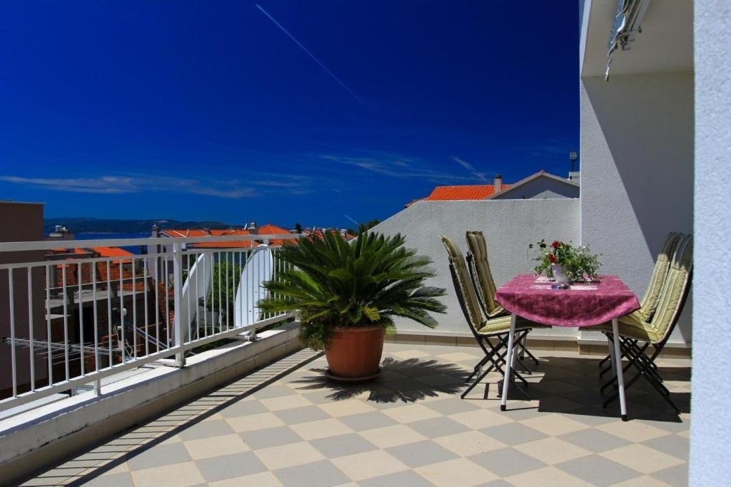 Apartments By The Sea Makarska - 15200 Bagian luar foto